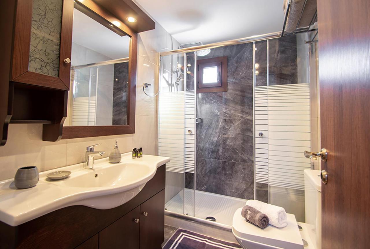 Zissis Villa & Pool 5Min Drive To Beach Kato Yerakarion Exterior foto